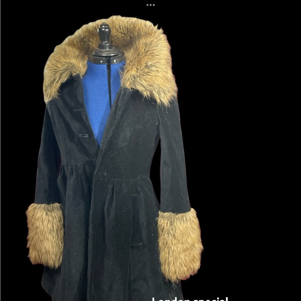 Elegant Black Faux Fur Trimmed Coat